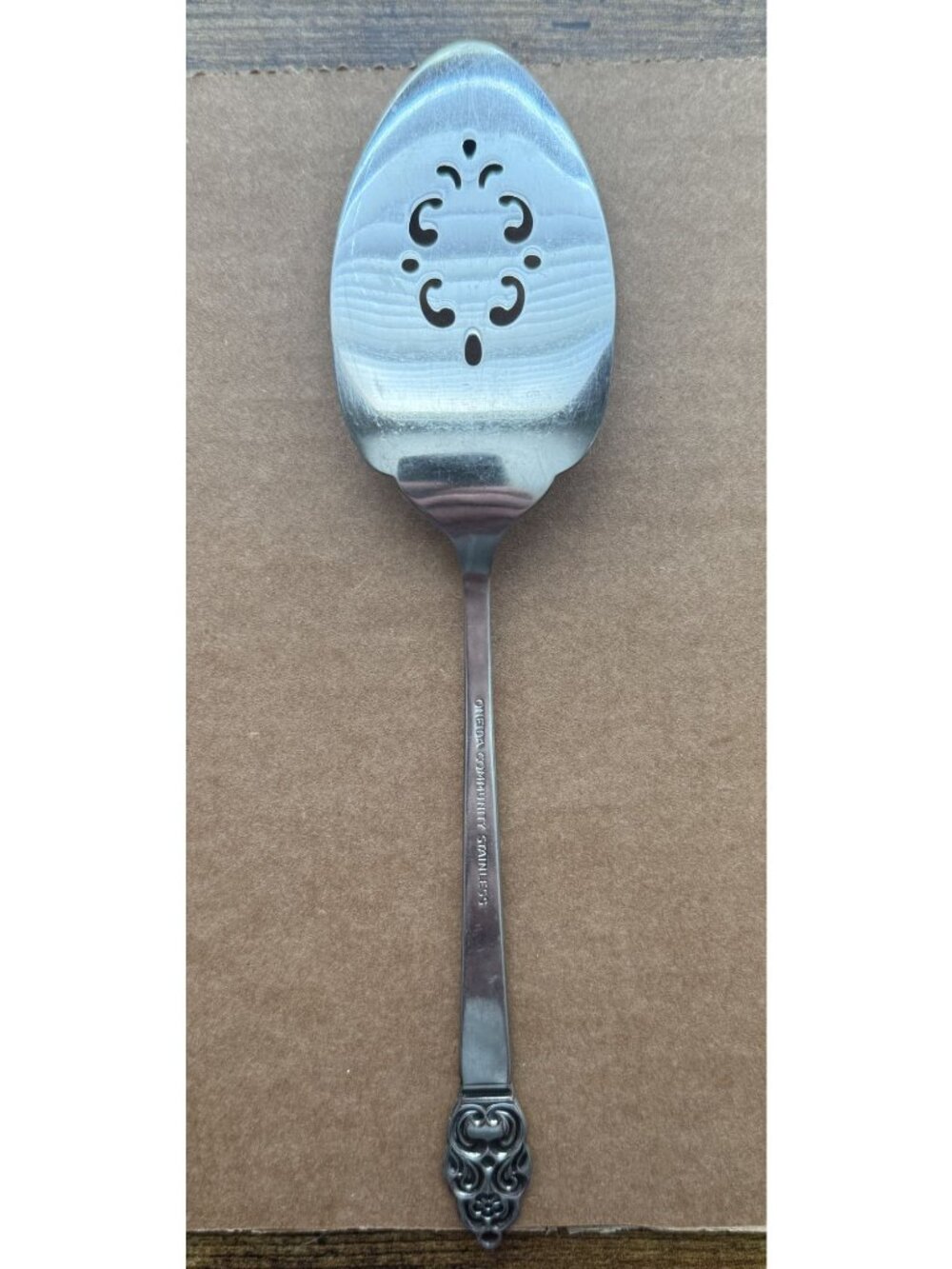 Oneida Community Vinland (Stainless) Pattern Pierced Pie Server 9 1/2 inch - Picture 2 of 6